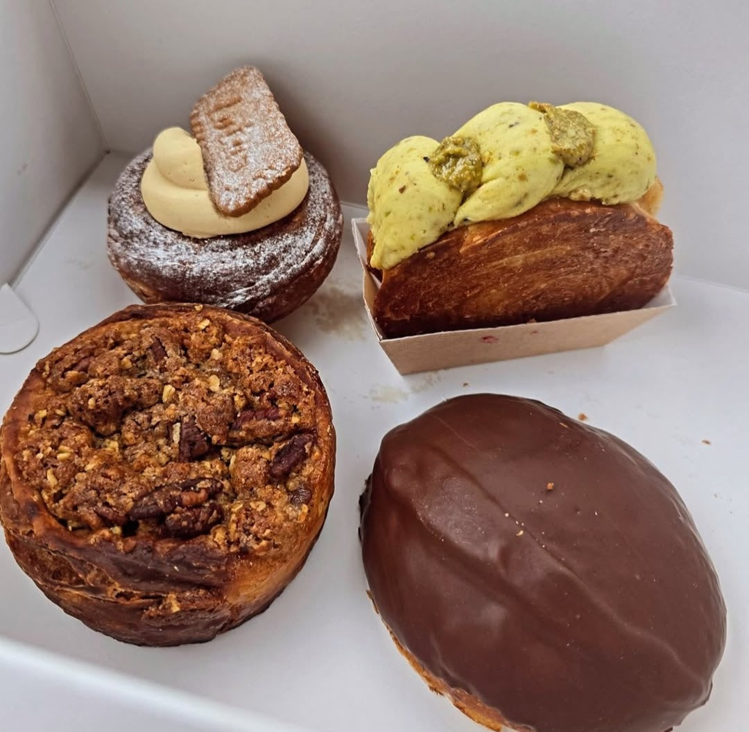 *Build Your Own Luxury Pastry Box*