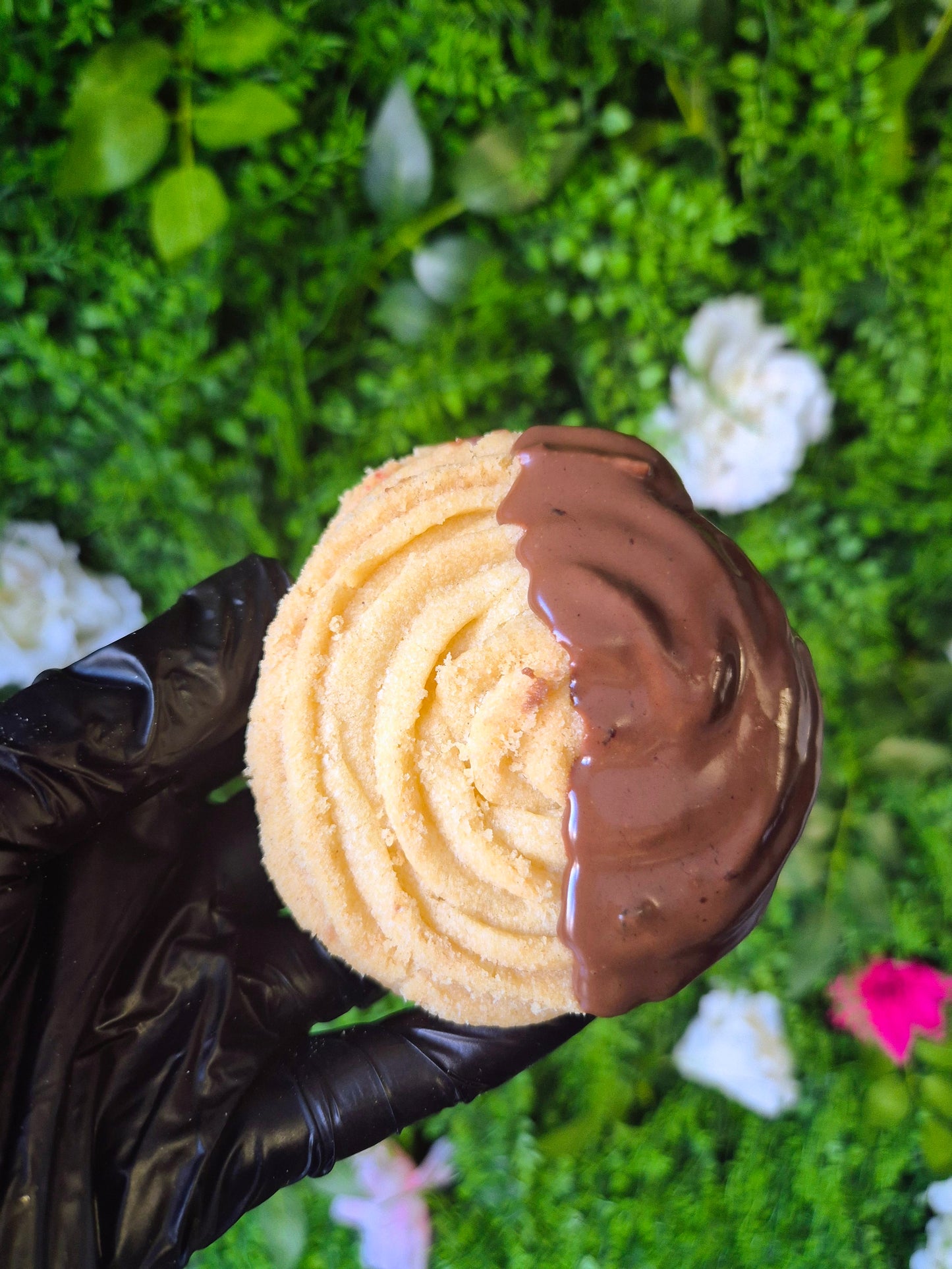 GLUTEN FREE PASTRY BOX