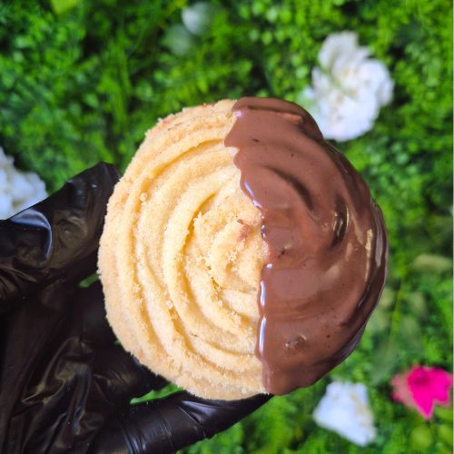 *Build Your Own Luxury Pastry Box*